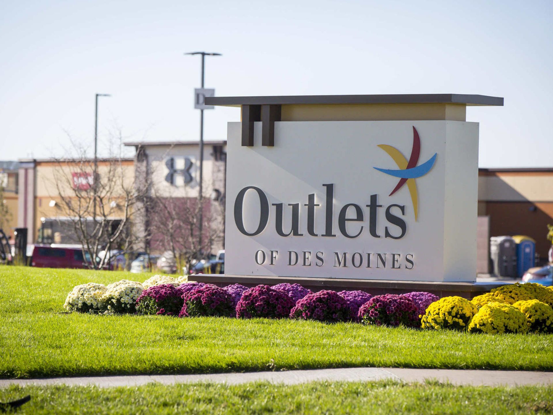 Outlet mall fulfills decades-long dream for eastern Polk County